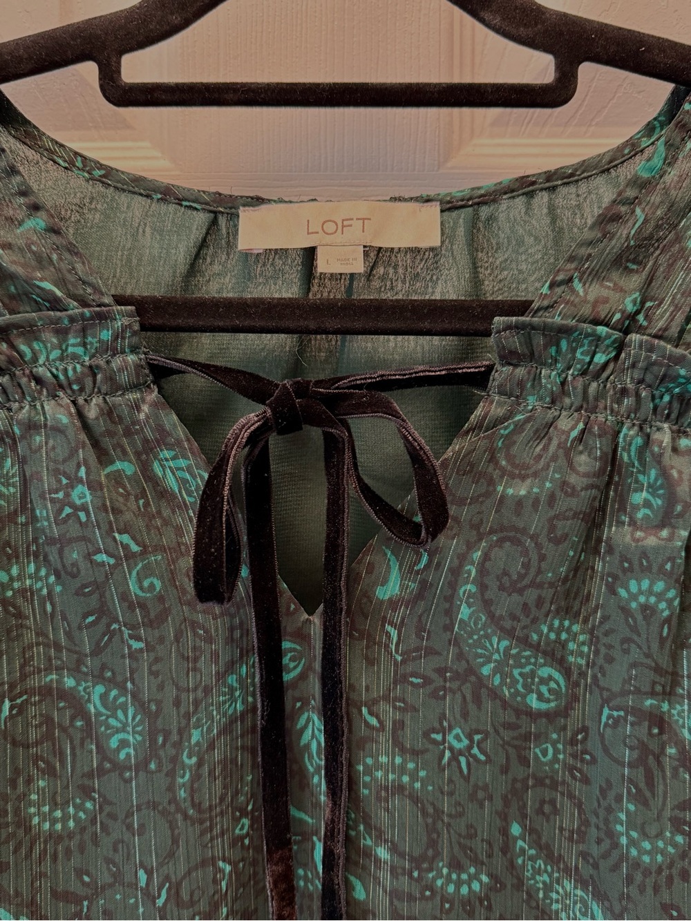 LOFT Green Black Paisley Sheer Sleeveless Blouse Velvet Tie Malachite Dark Femme